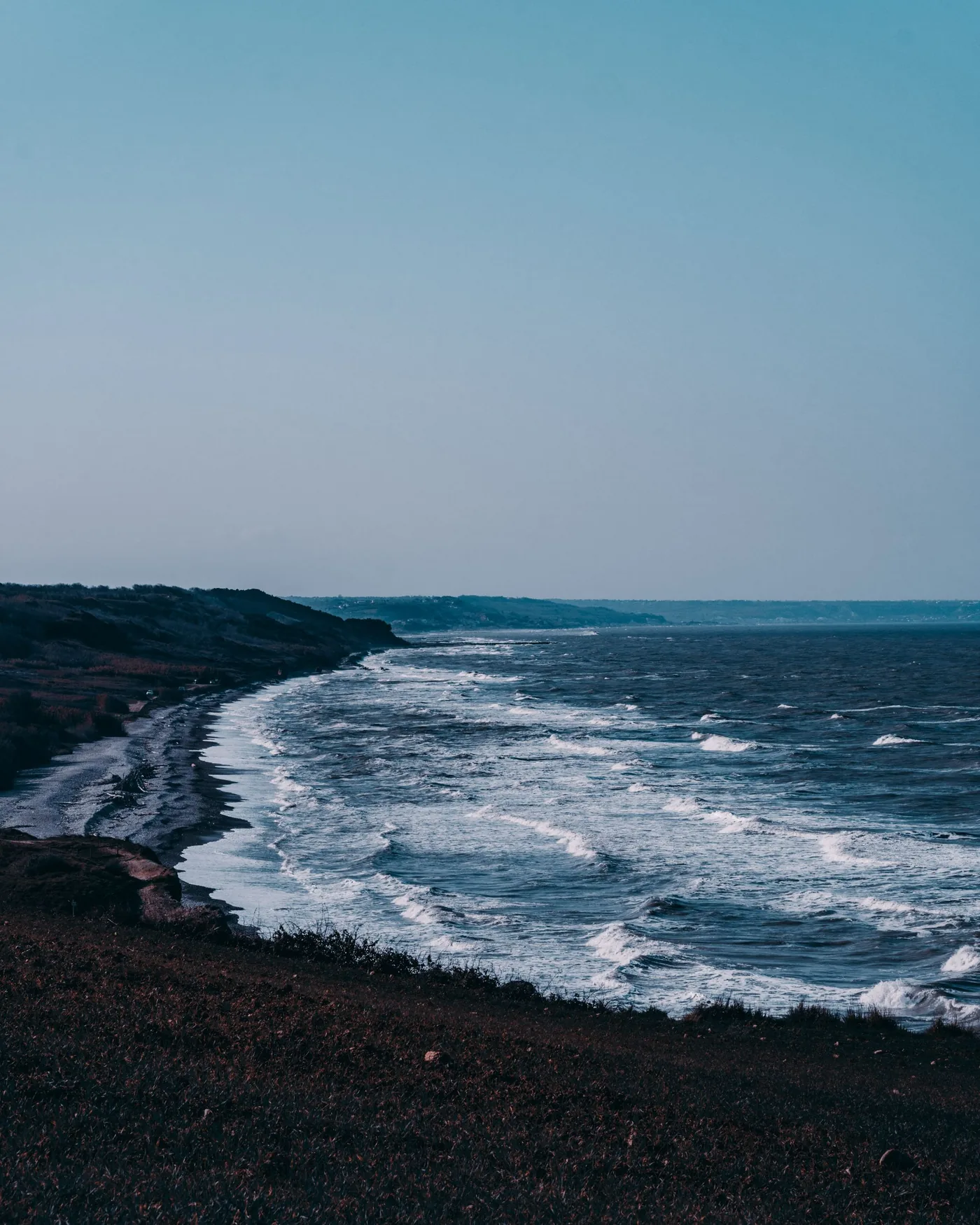 Waves tracing the Abruzzo coastline