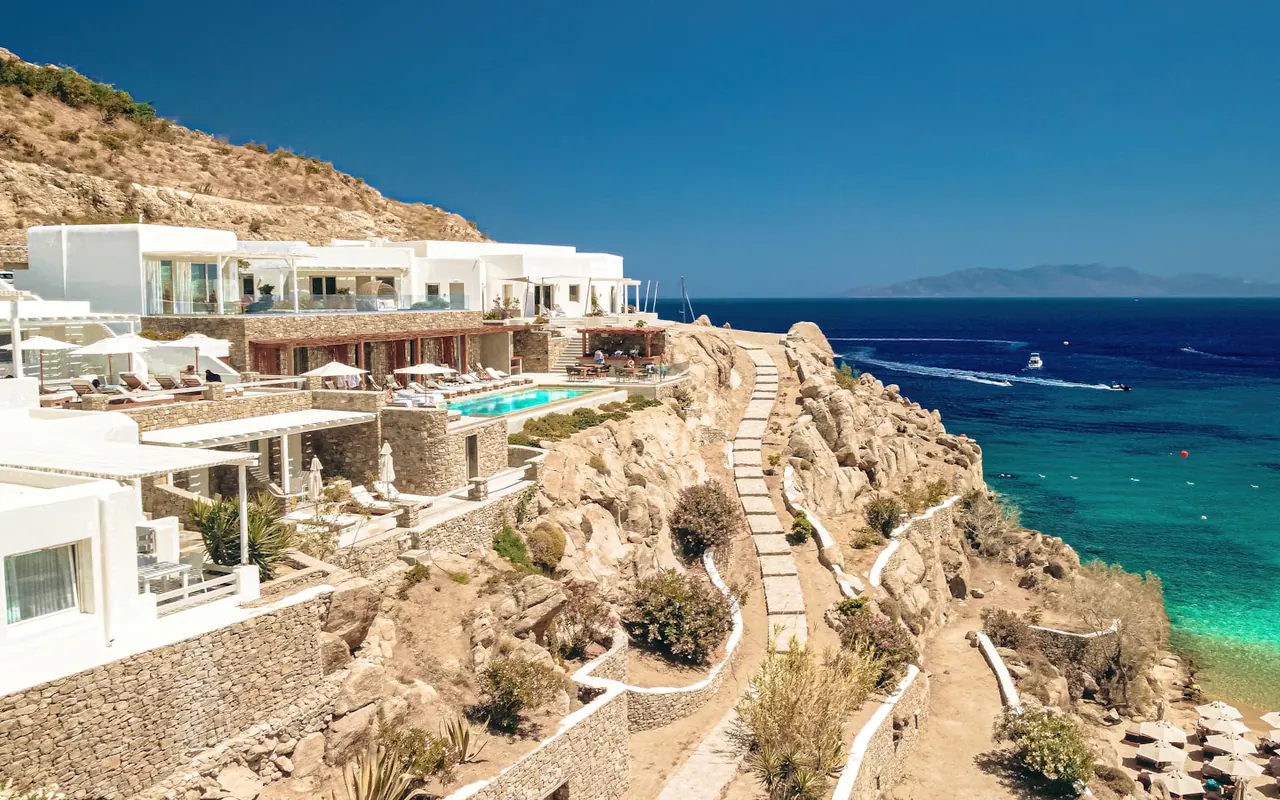 A whitewashed Mykonos retreat beside the Aegean
